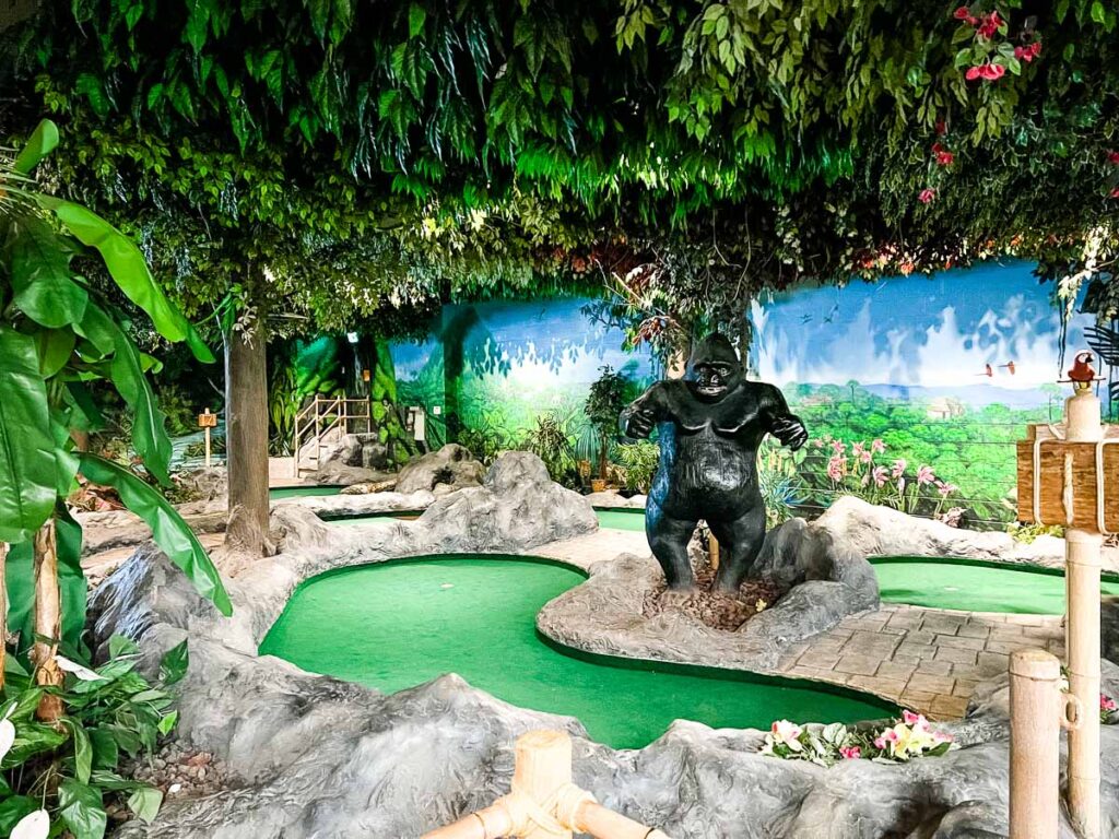 Jungle Mini Golf.