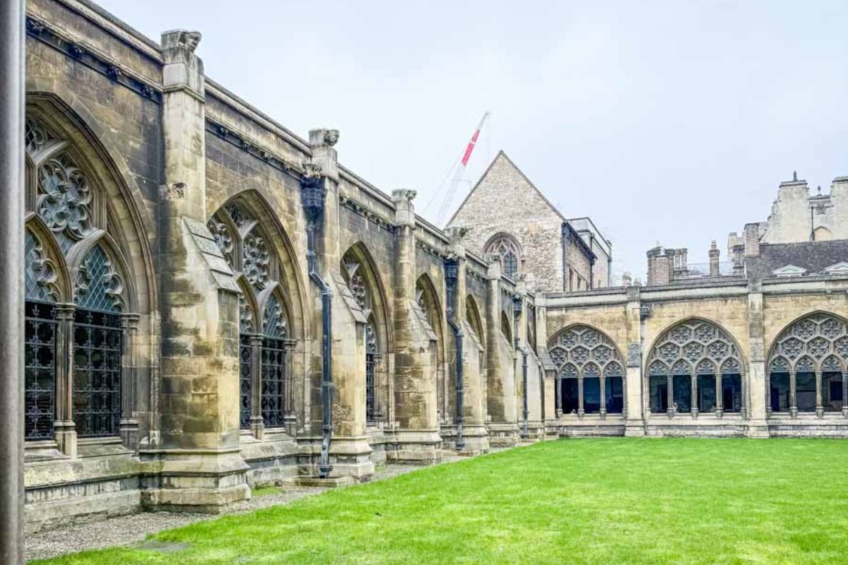 Photo of Westminster Abby.