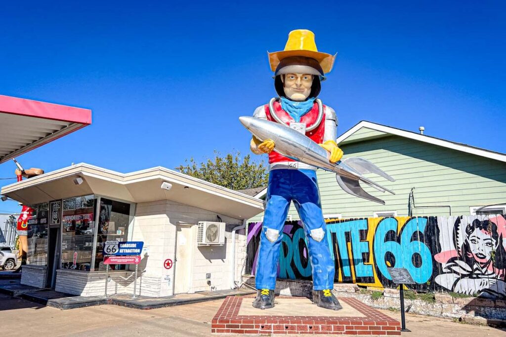 Photo of Buck Atom's Cosmic Curios on 66, Tulsa.