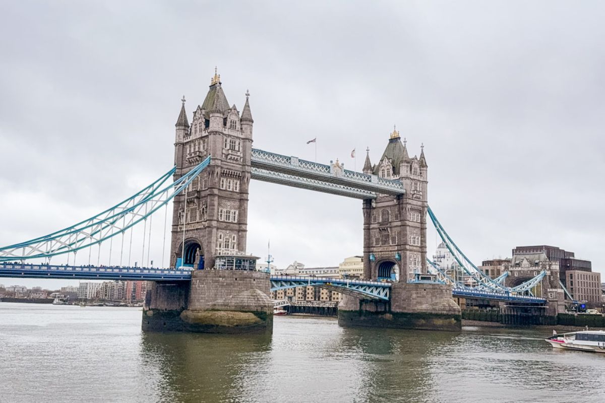 Photo of the Tower Bridge in London.